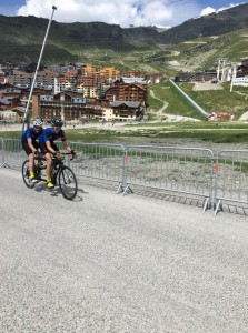 Thibaut Rigaudeau et Julien Chesnais en pleine action sur l'Étape du Tour de France 2019